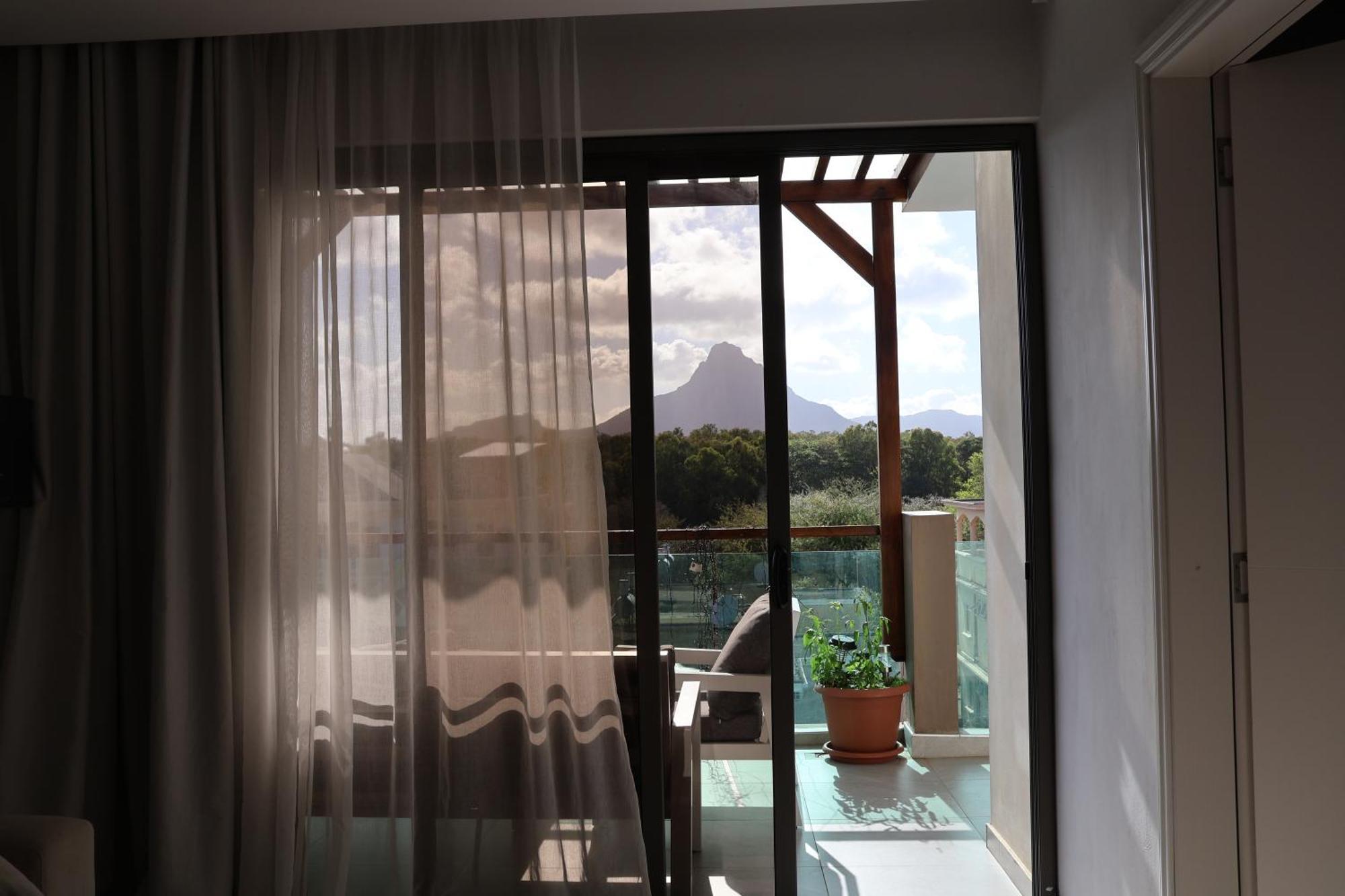 Top-Floor Modern 3Bd Penthouse With Beautiful Mountain View Terrace - 5 Min Walk To Beach Flic-en-Flacq エクステリア 写真